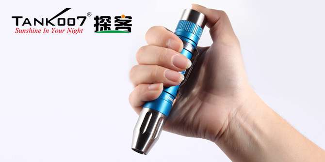 新手收藏家必用珠寶玉石鑒定工具——TANK007照玉手電筒！